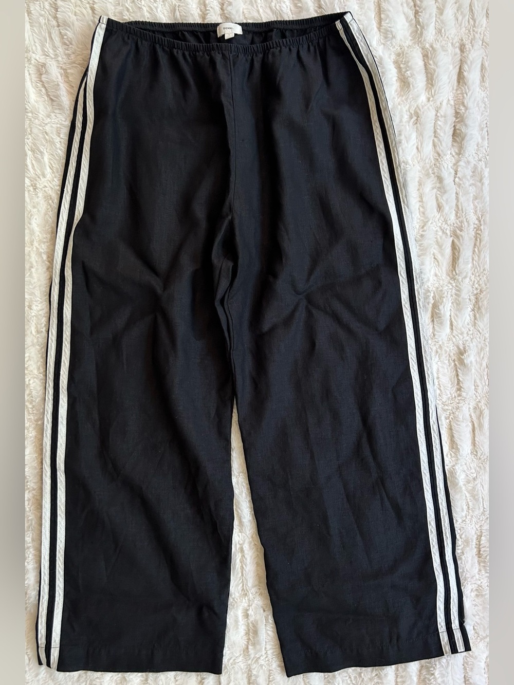 New Donni Linen Crop Stripe Pant in Jet - Picture 5 of 10